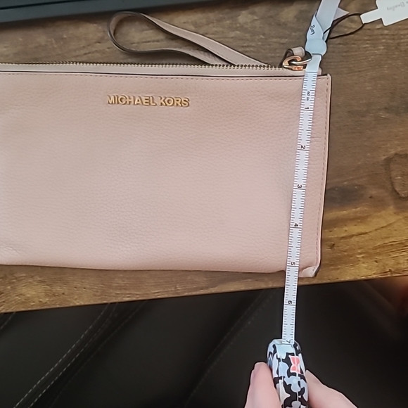 Michael Kors Wristlet - Picture 5 of 8